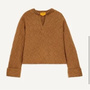 Guest in Residence Elegant Cozy V-Neck Quilted Sweater in Camel